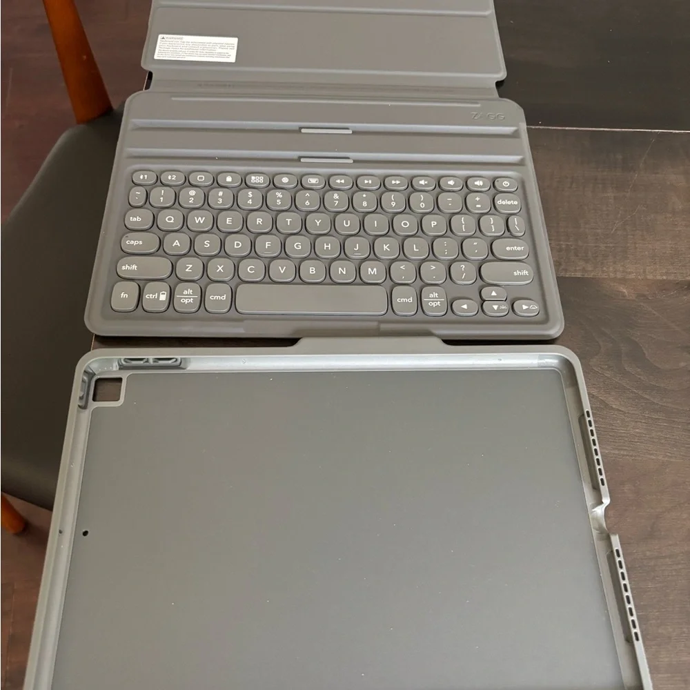 Zagg Folio Keyboard Case for iPad 9/8/7- Gray